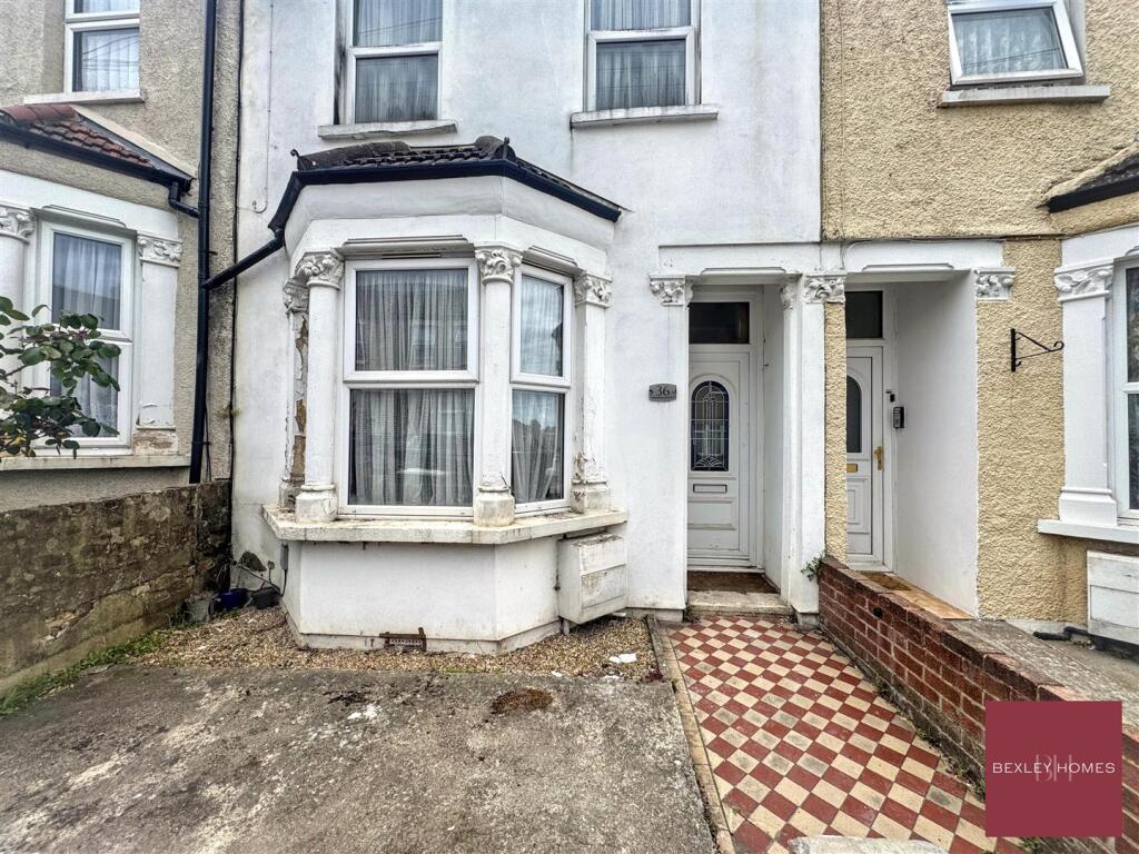 House in London, Northumberland Heath - More