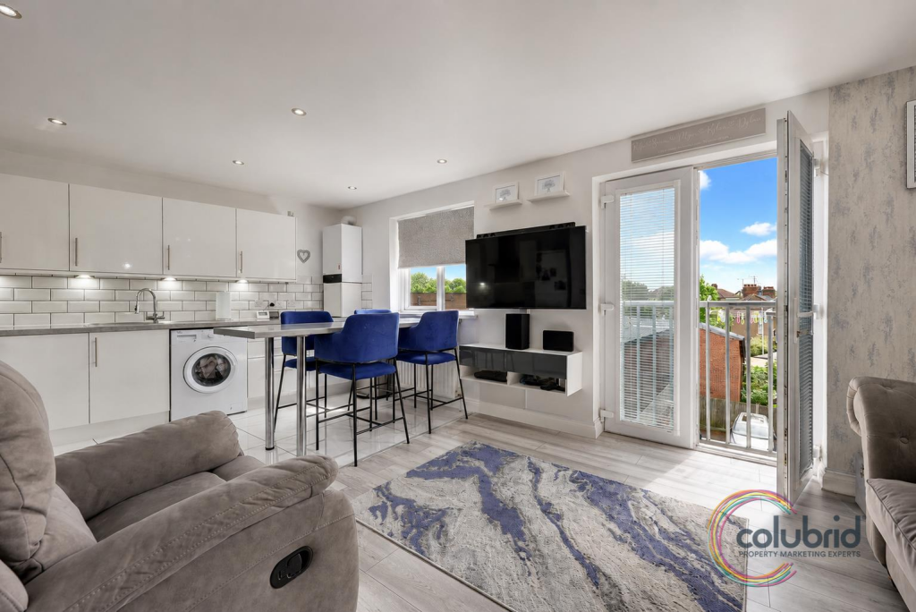 2-bed flat on Rotary House, Southend Road, Grays, £250,000