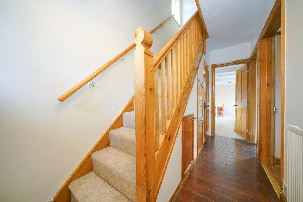 House in Eaton Bray, Central Bedfordshire - View 5