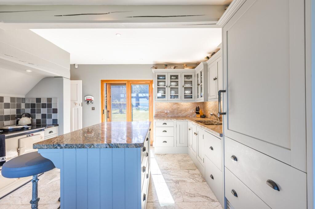 Privacy, Design and Far Reaching Coastal Views in West Runton photo 4