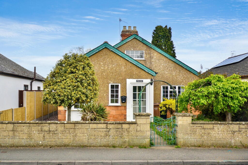 Main image of property: West Lea, Main Street, Offenham, WR11 8RL