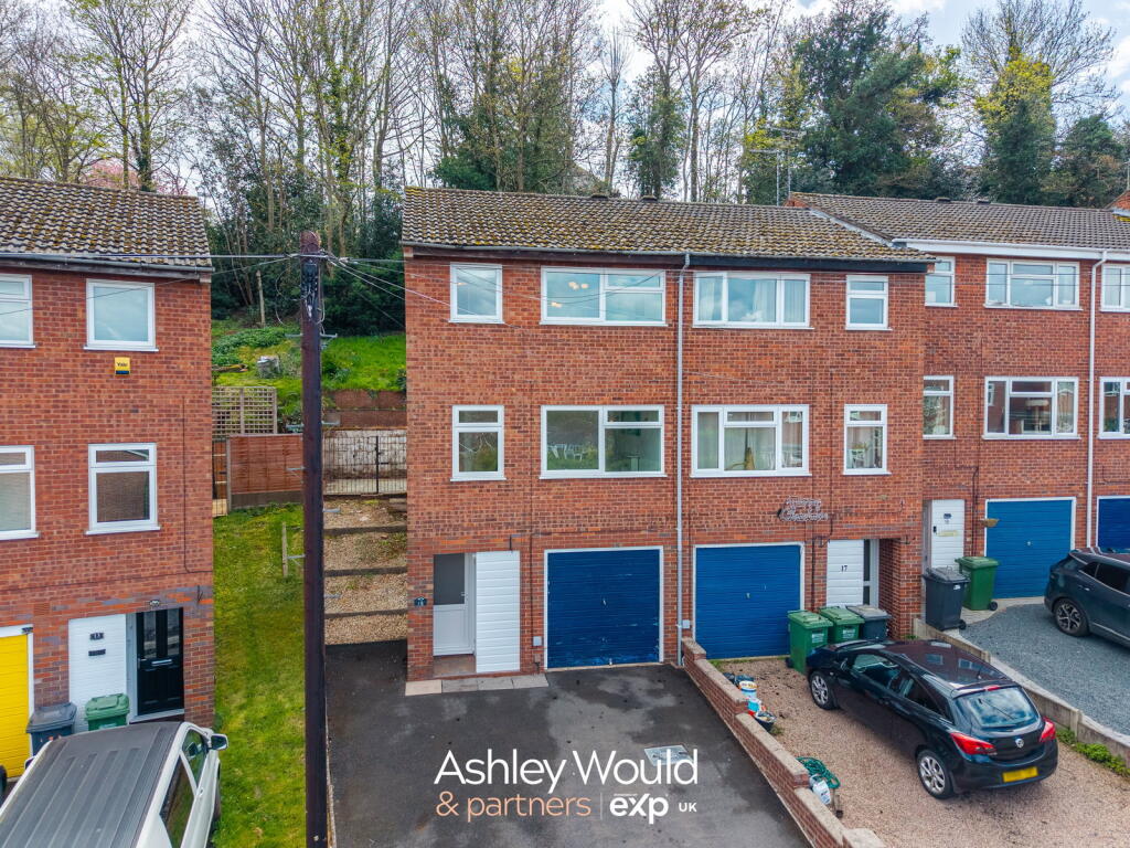 Main image of property: Brecknell Rise, Kidderminster, DY10 2QF