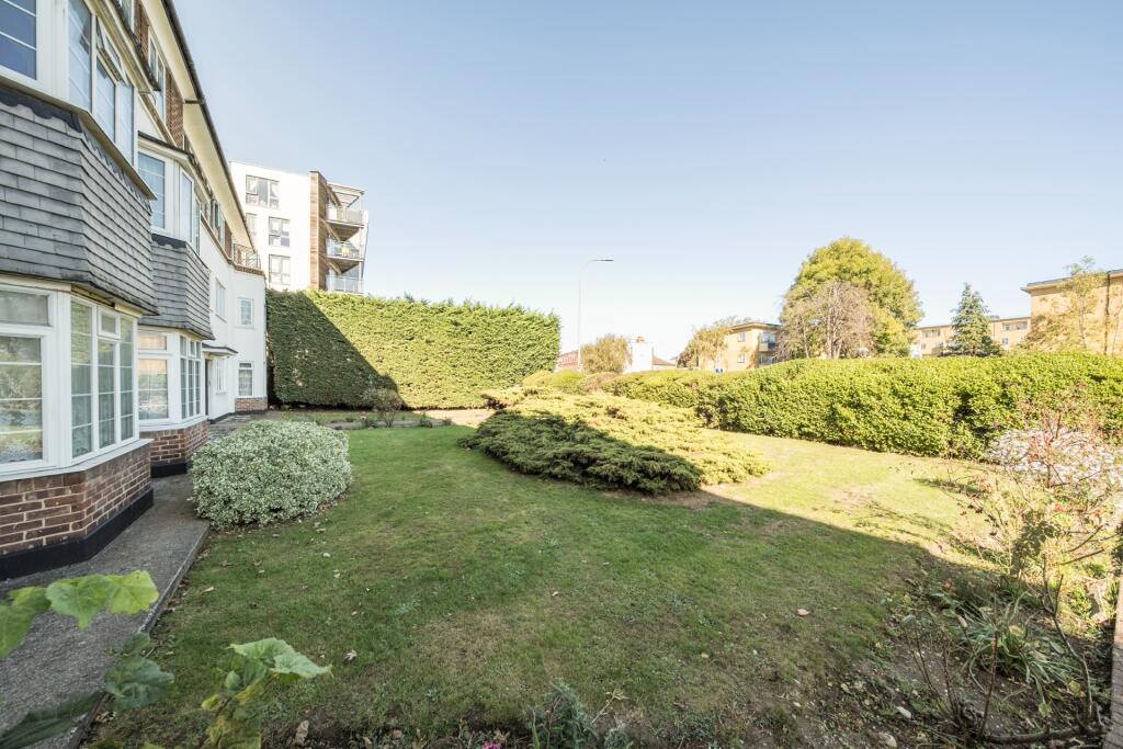 Apartment in London - View 5