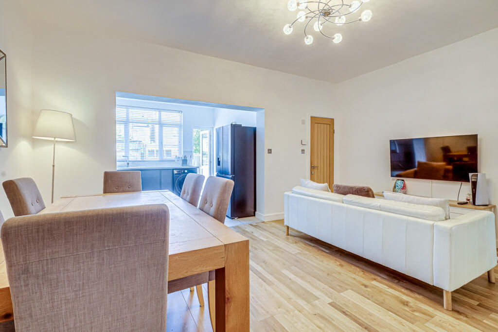 House in Southend-on-Sea, Westcliff-on-Sea - More