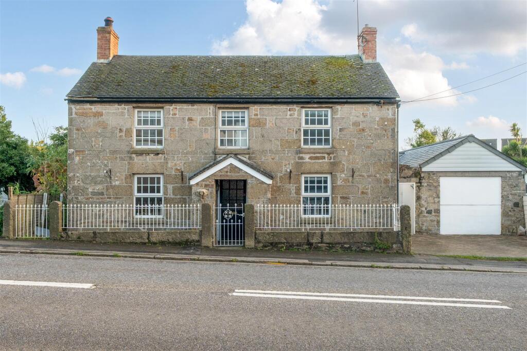 5-bed detached on Crowlas, Penzance, £525,000