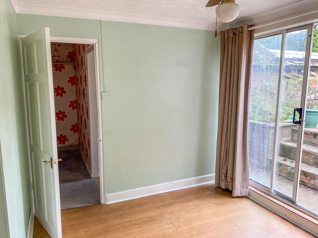 26 Rex Road, Higher Odcombe, BA22 photo 4