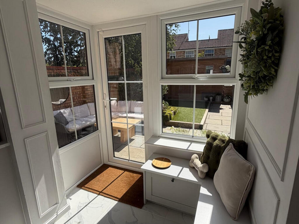 House in Crawley, Maidenbower, Worth - More