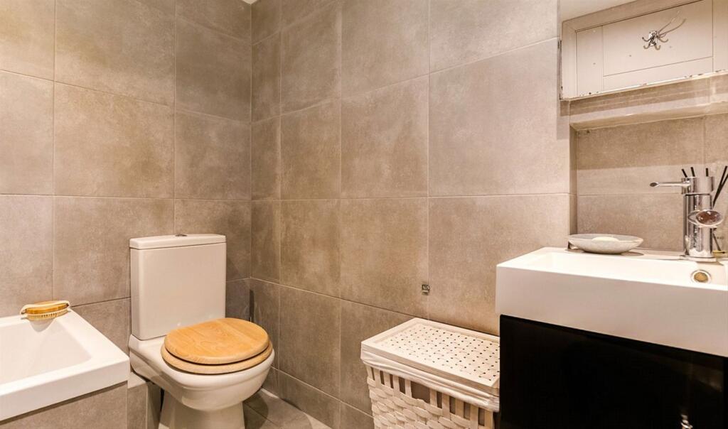Apartment in London - More