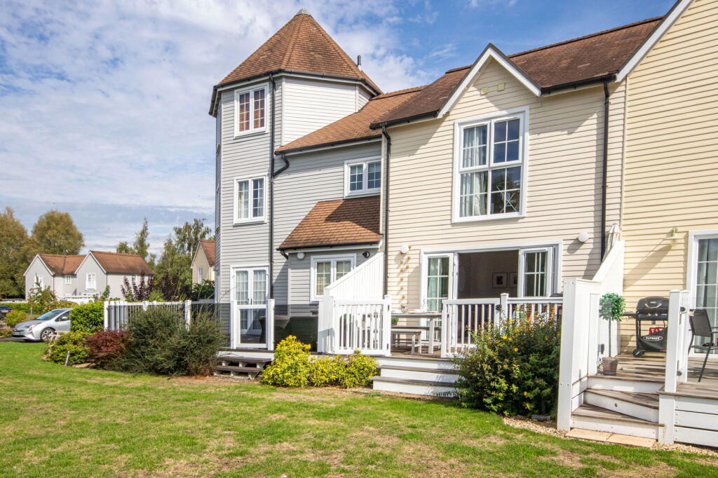 Main image of property: 87 Windrush Lake, Isis & Windrush Lakes