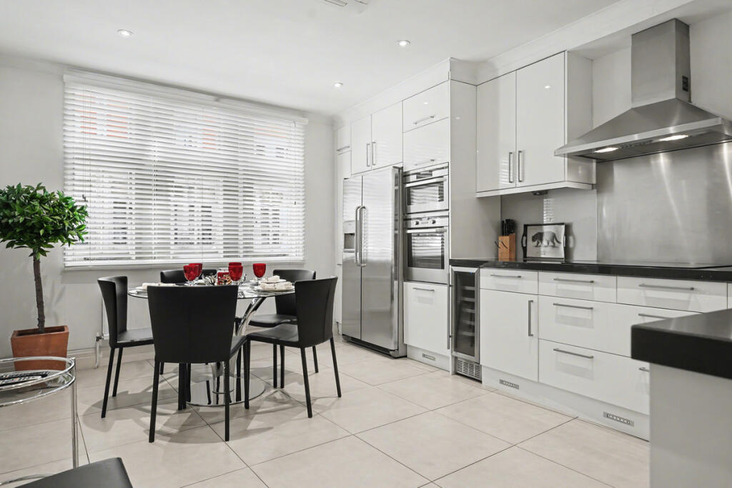 4 bedroom apartment for rent