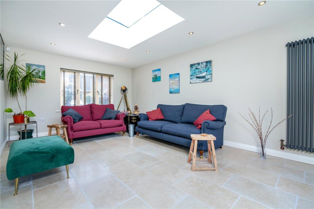 Hall Farm Rise, Cawthorpe, Bourne, Lincolnshire, PE10 photo 4