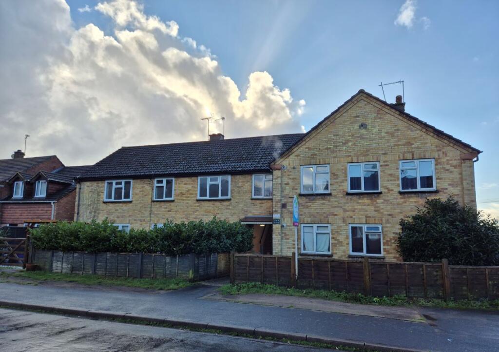 Main image of property: 20 Sutton Field, Whitehill, Bordon, GU35 9BW