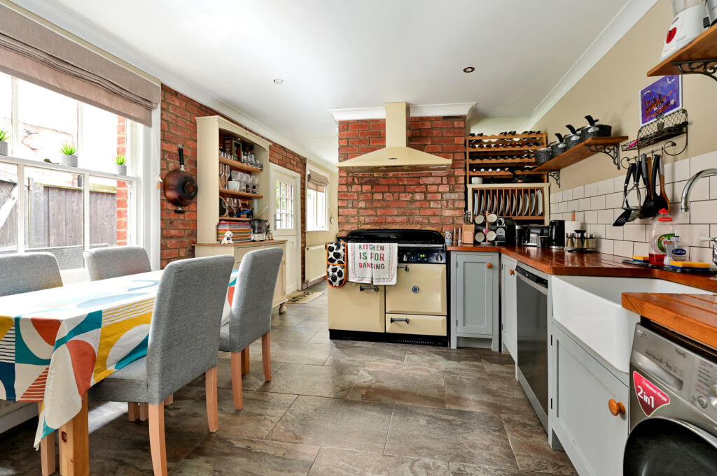 House in Guildford - View 4