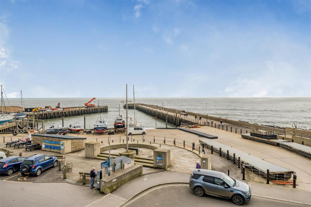 Quayside, West Bay, Bridport photo 2