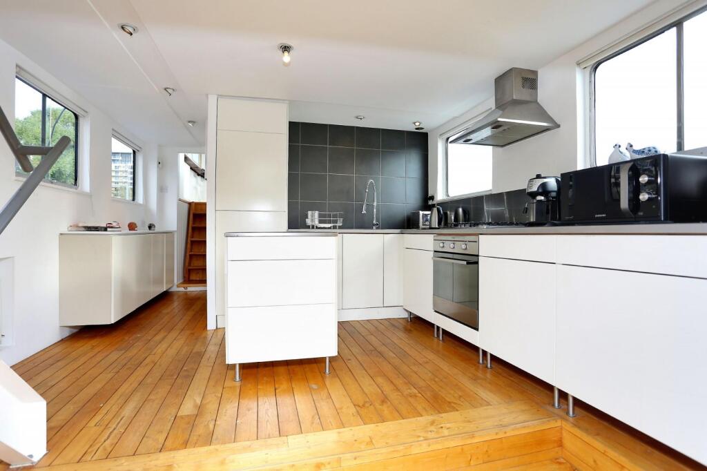 House in London - View 5