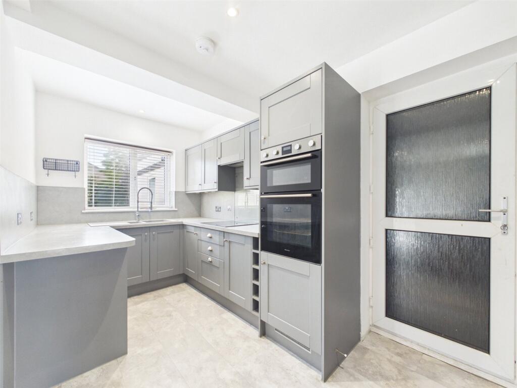 House in Gloucester - View 2