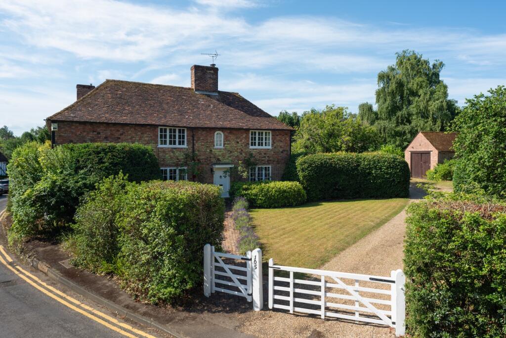 Main image of property: The Street, Willesborough Lees