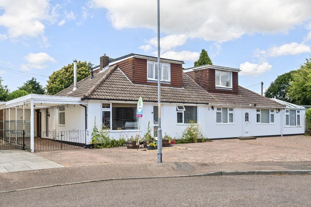 2-bed bungalow on Minter Avenue, Densole, Folkestone, Kent, CT18, £325,000