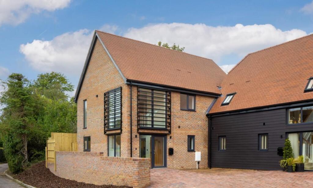 Main image of property: Highgate Hill,
Hawkhurst,
TN18 4LS