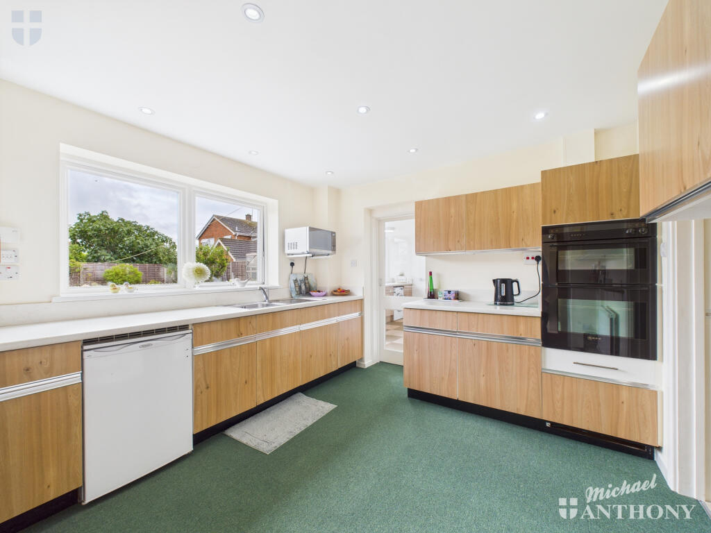 Herston Close, Aylesbury, Buckinghamshire - View 4