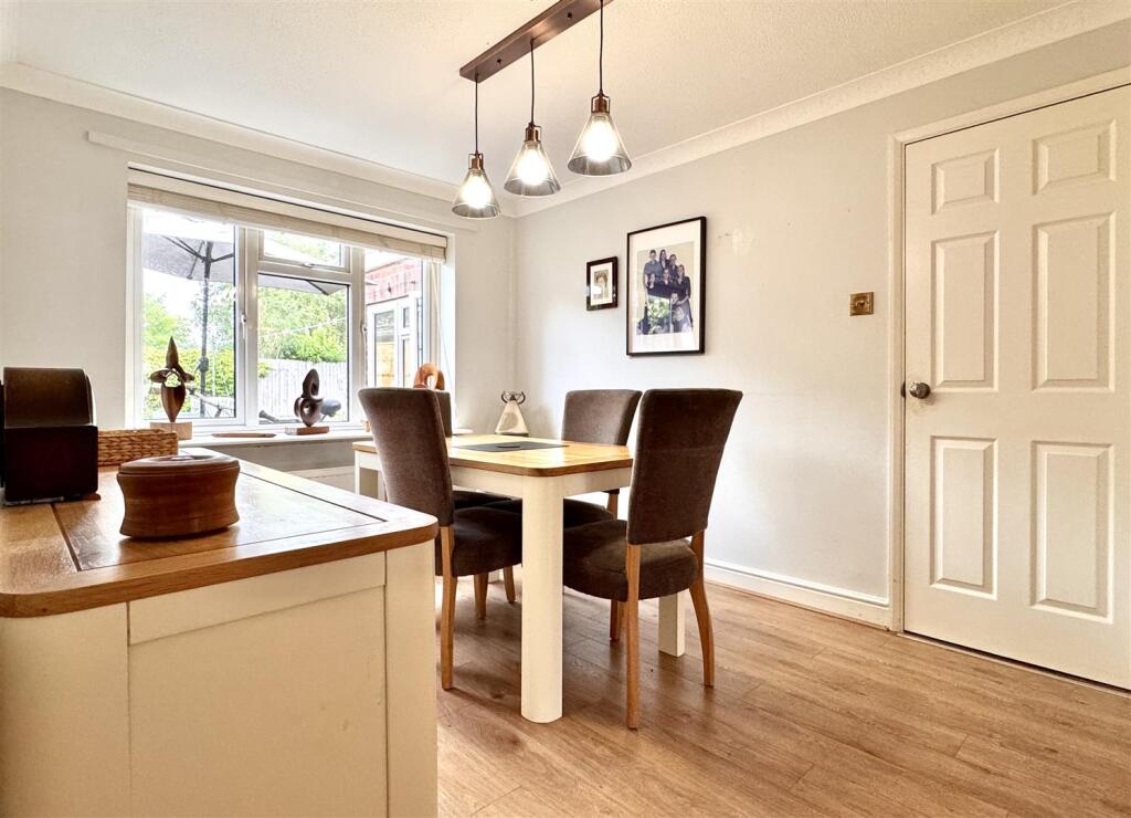 Leapingwell Close, Chelmer Village, Chelmsford - View 4