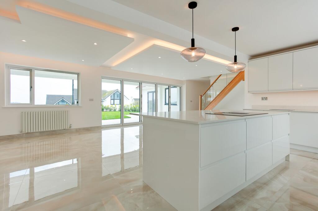 House in Torquay - More