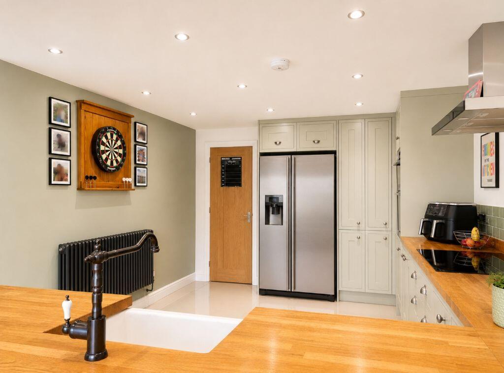 Laburnum Grove, Burntwood, WS7 4RE photo 3