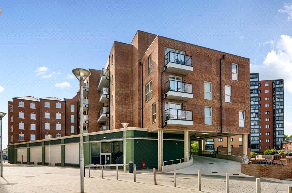 1-bed flat on East Quay Road, Poole, Dorset, BH15, £250,000