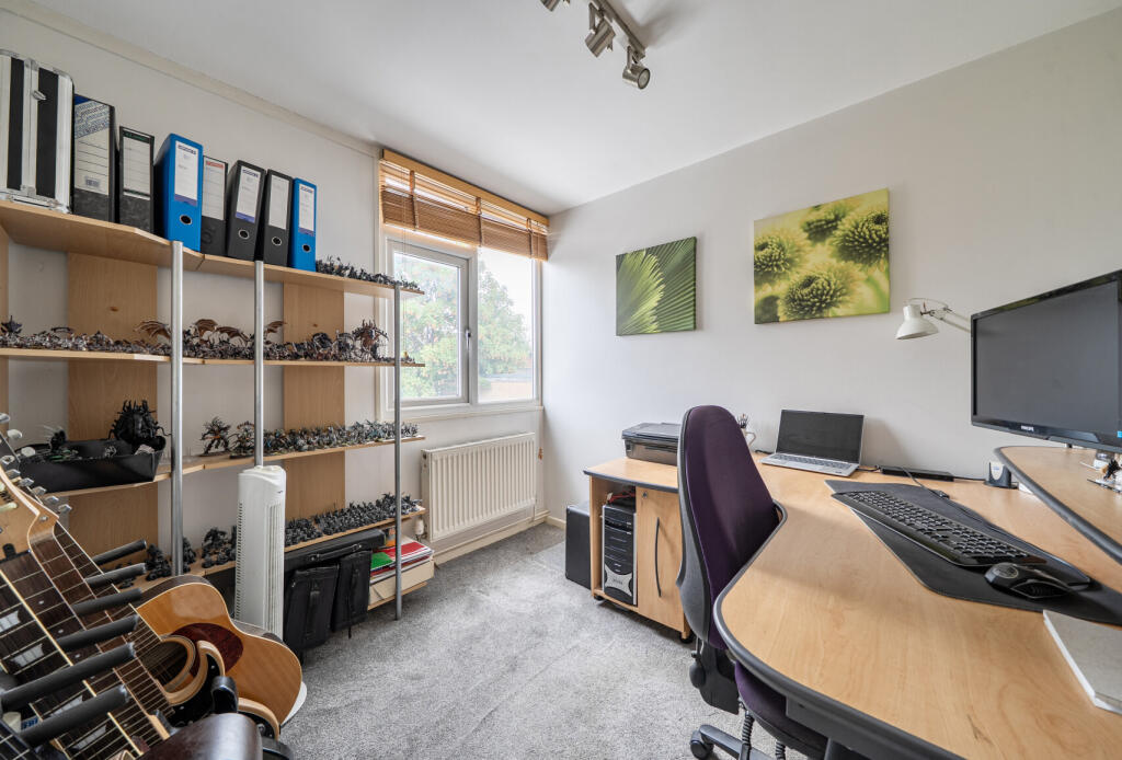 House in Tewkesbury, Brockworth - View 4