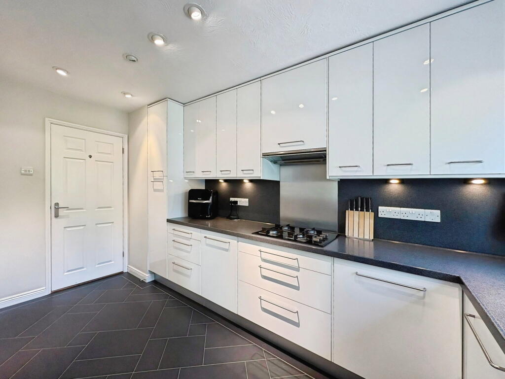 House in Swanley, Hextable - View 2