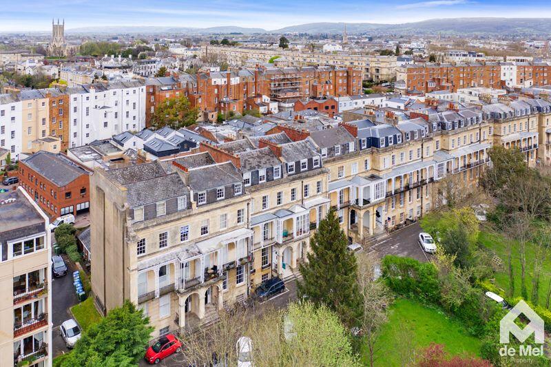 Apartment in Cheltenham, Gloucestershire - View 4