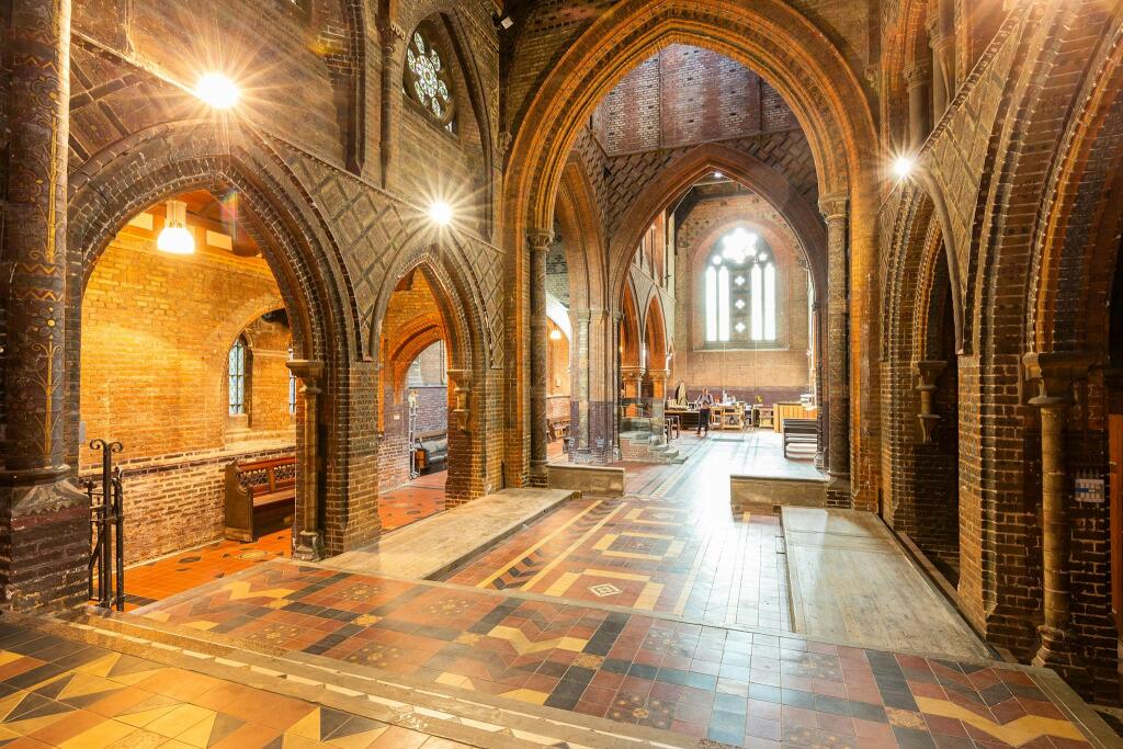 St Saviours Aberdeen Park 14.jpg