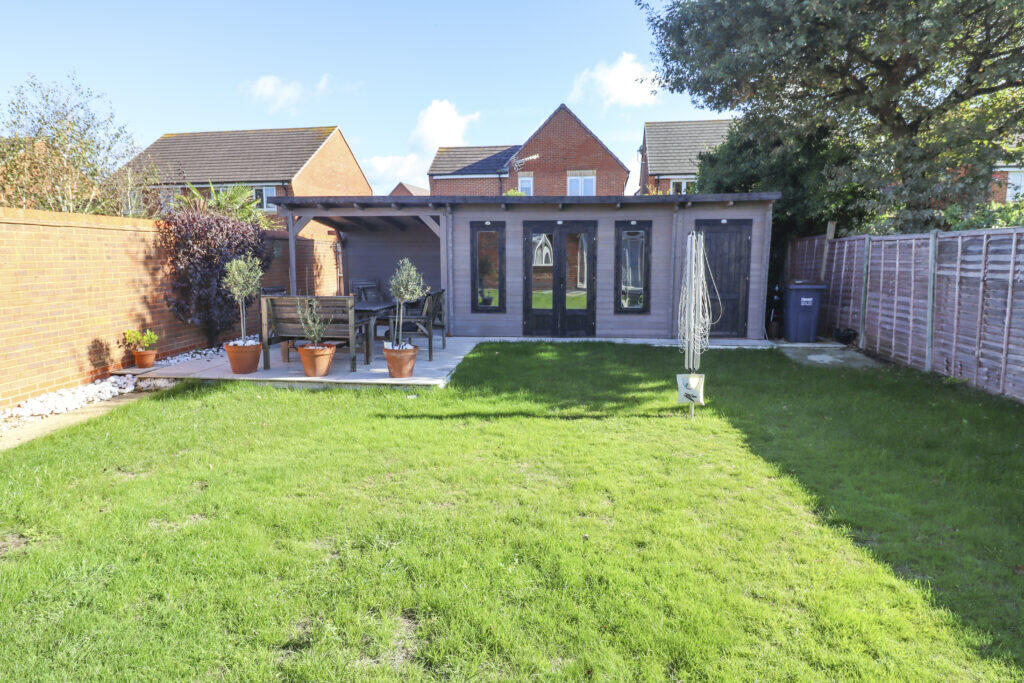 St Margarets Road, Hayling Island photo 2
