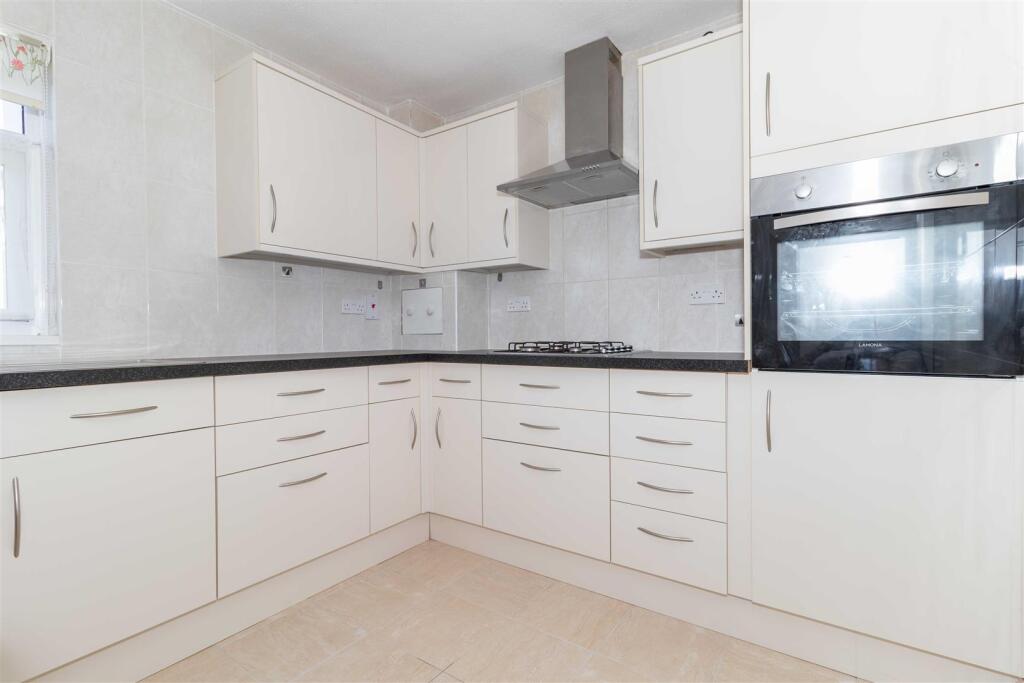 Apartment in Worthing, West Worthing - View 3