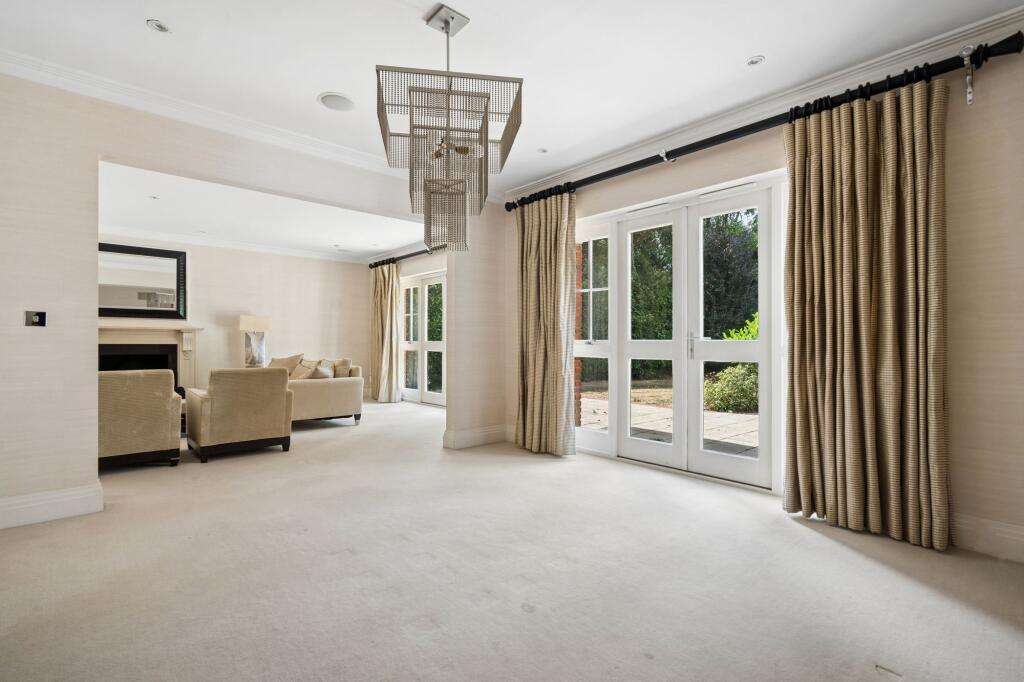 House in Jordans, Seer Green - View 5
