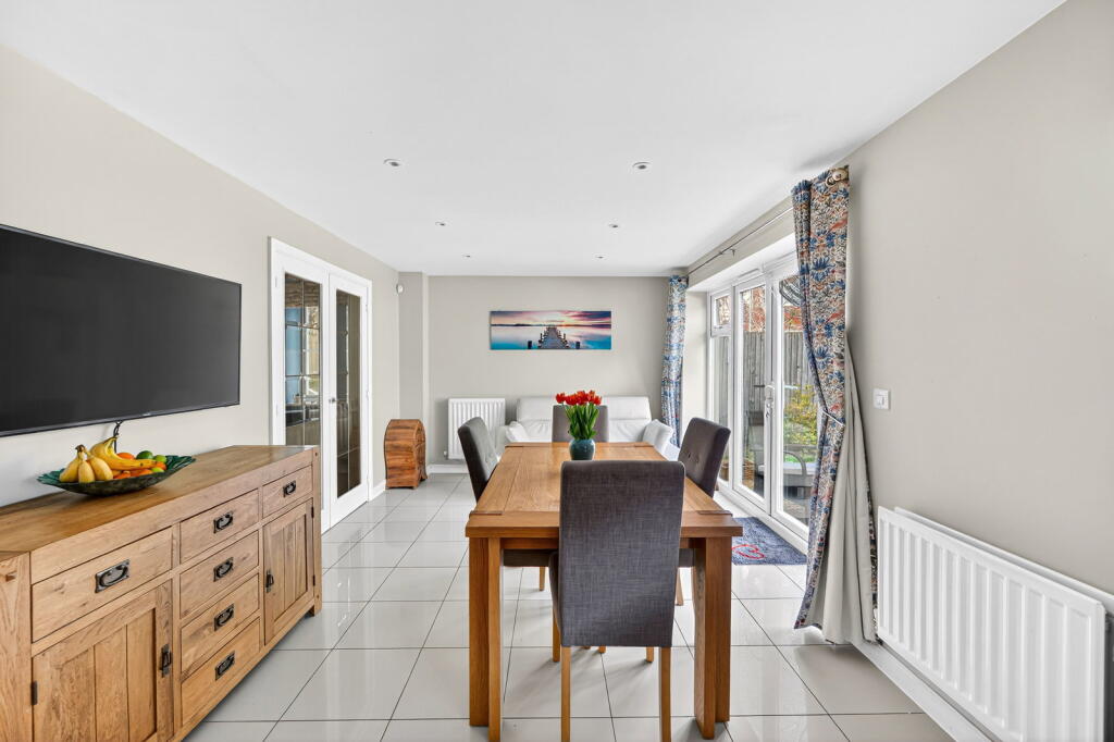 Cotswold Way, Whitehouse, Milton Keynes, MK8 - More