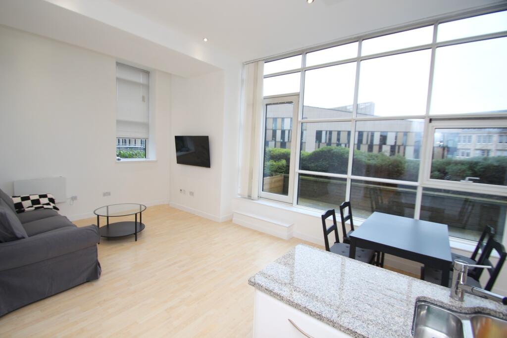 Apartment in Glasgow - View 2
