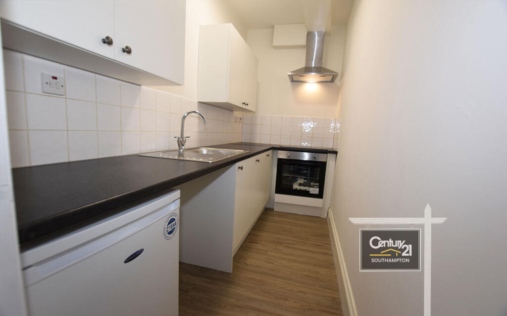 Apartment in Southampton - View 2
