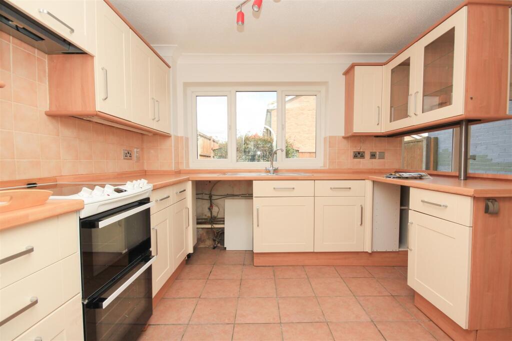 House in Wellingborough - View 3
