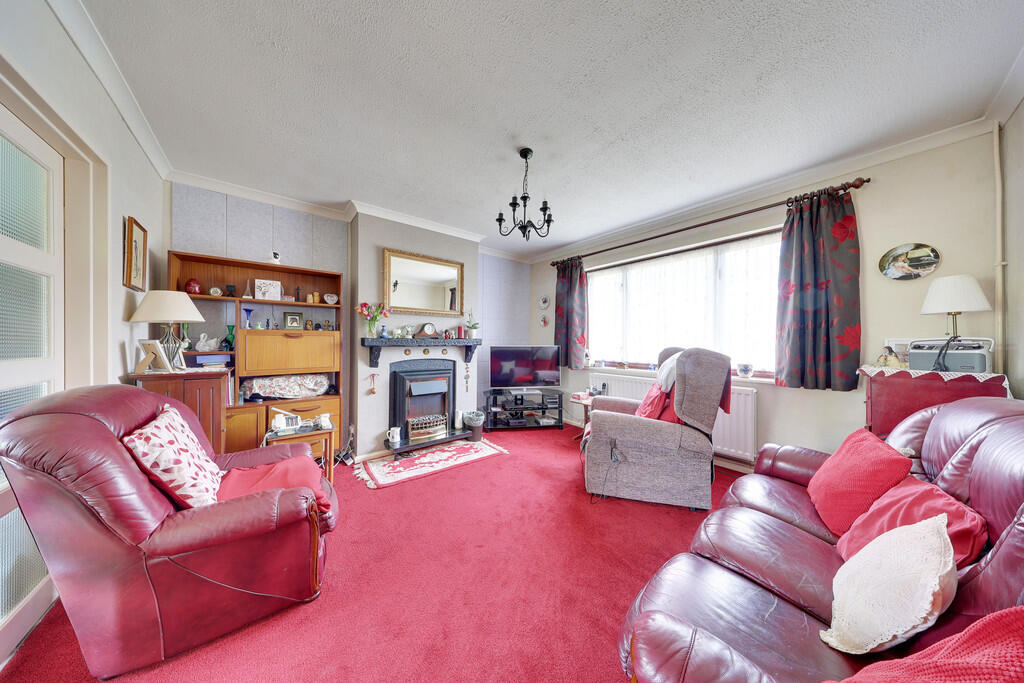 House in London, Goddington - View 2