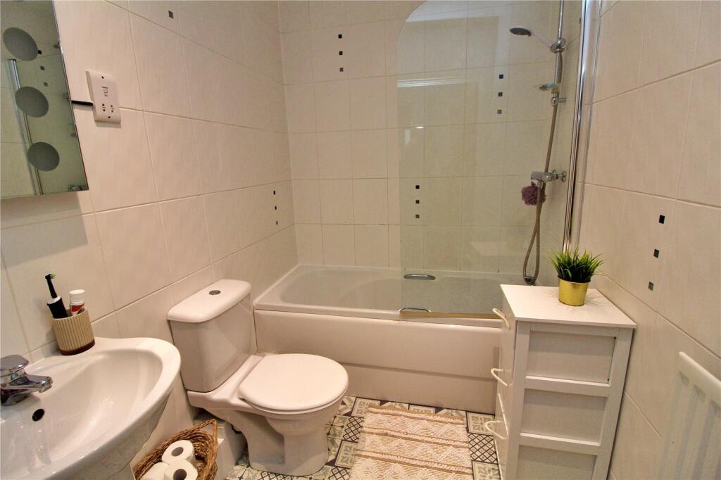 Apartment in Leeds, West Yorkshire - View 3