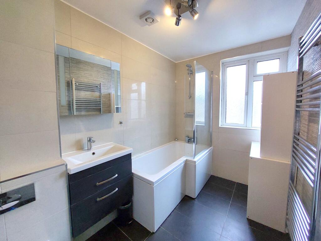 House in Cambridge, Petersfield - More