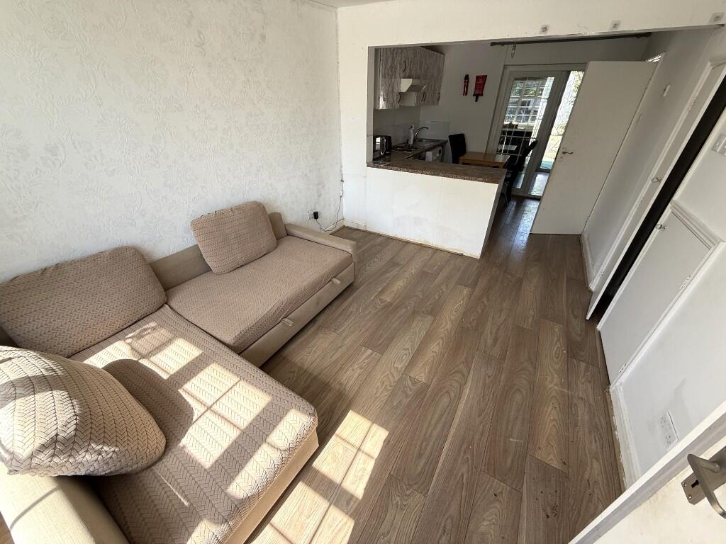 Mandeville Road, Northolt, Middlesex, UB5 5BL - View 3