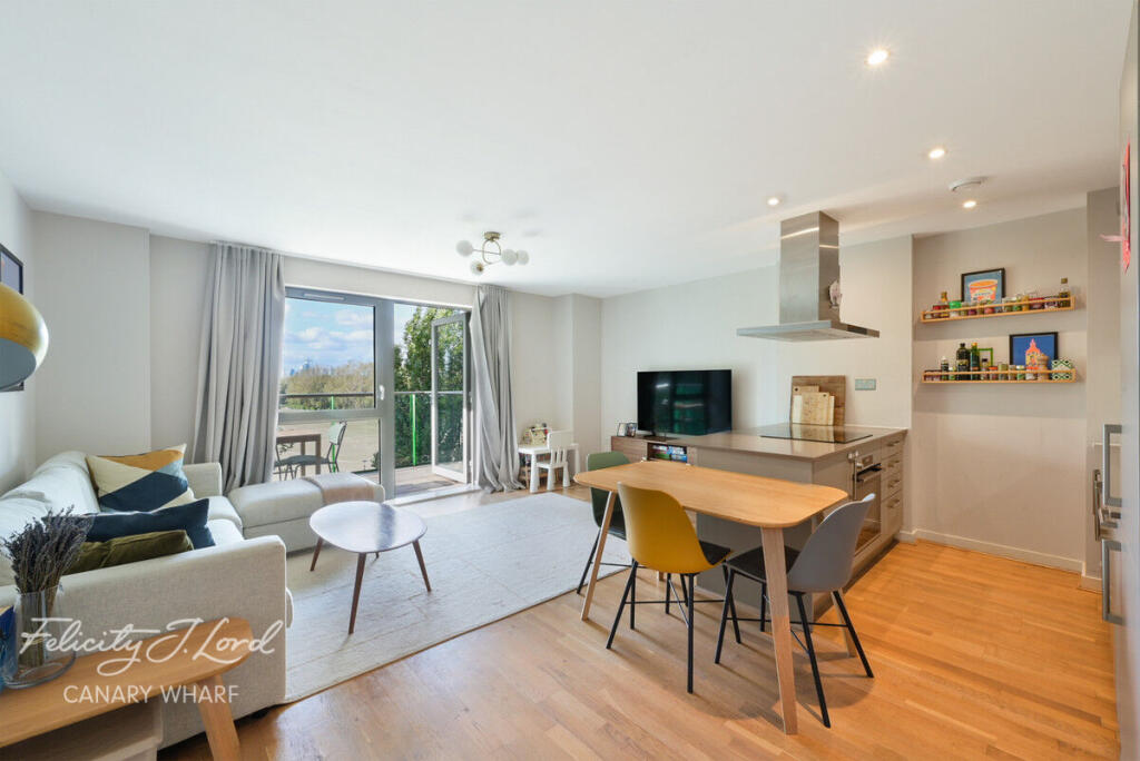 Eden Apartments, Glengarnock Avenue, London E14 photo 2