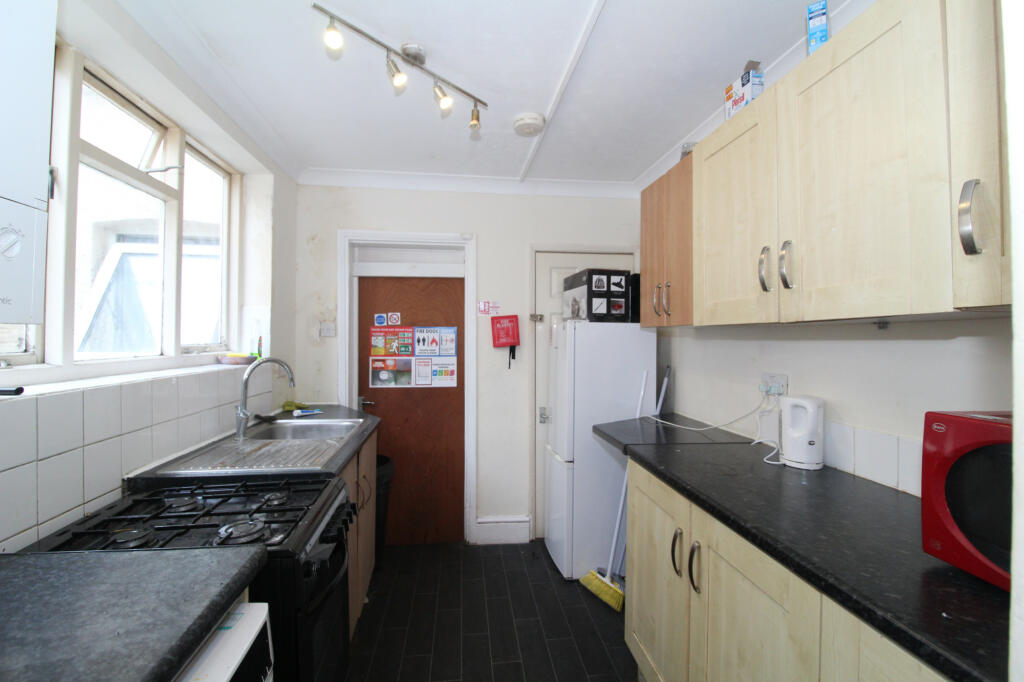 37, St. Marys Road photo 4