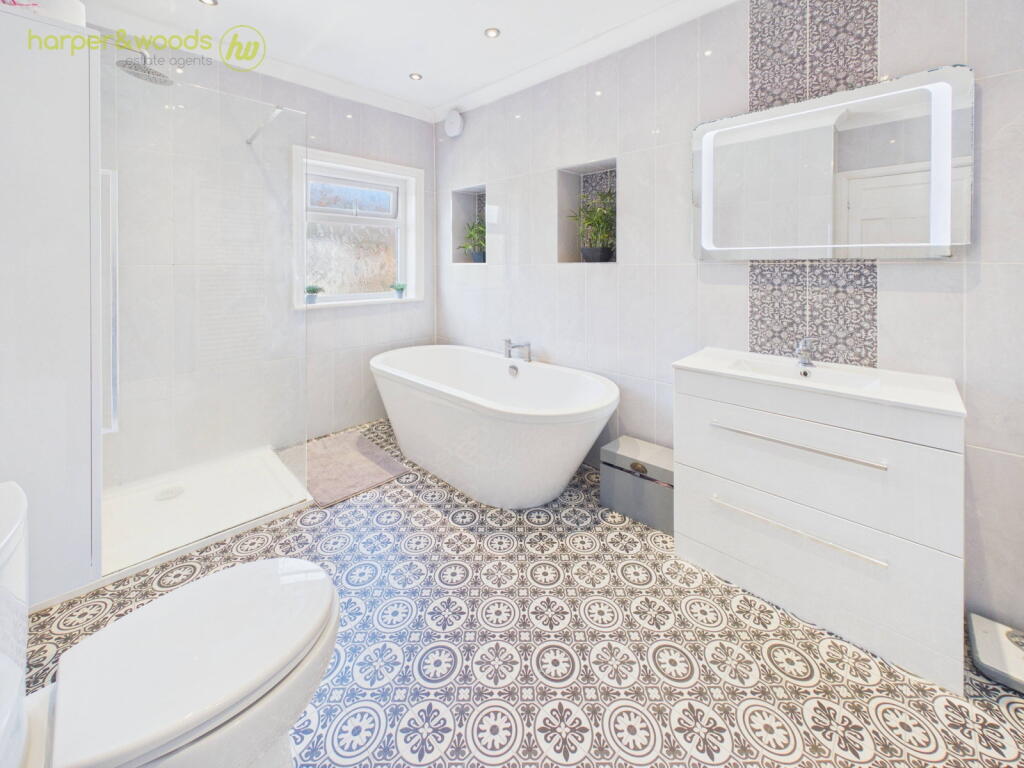 House in Wirral, Liverpool City Region - View 4