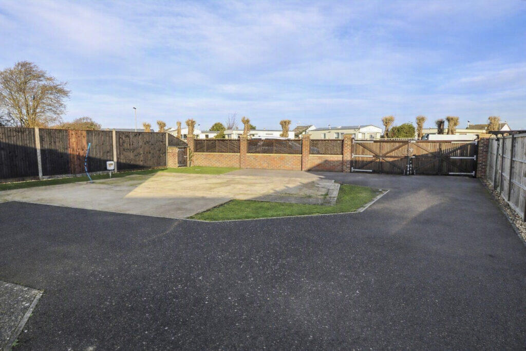 Haven Road, Hayling Island - View 2