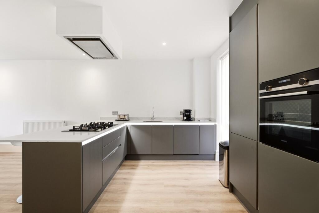 Apartment in St Albans - View 4