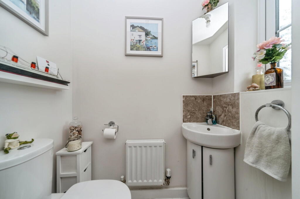House in Meppershall, Central Bedfordshire - View 3