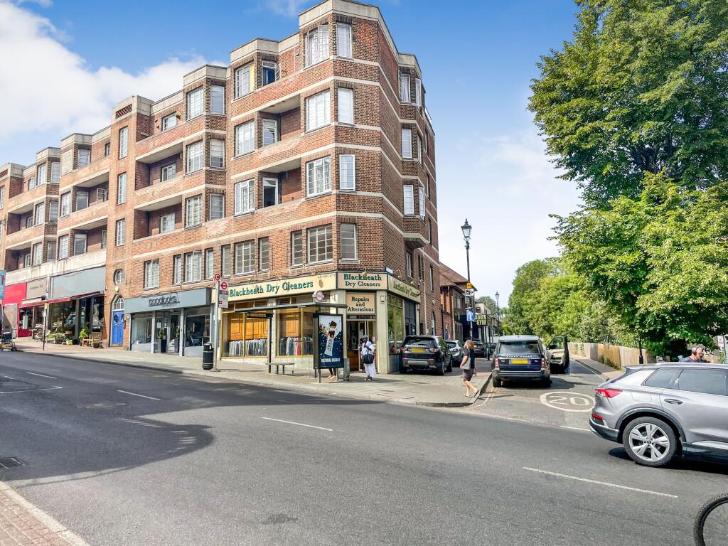 Main image of property: Flat 22, Lee Road, Selwyn Court, Blackheath Village, London, SE3 9SZ